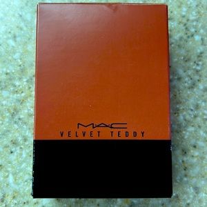 MAC Velvet Teddy Shade scents eu de perfume